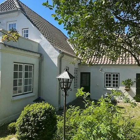 Ferienhaus Personality And Vintage Aesthetics On Langeland Tranekær